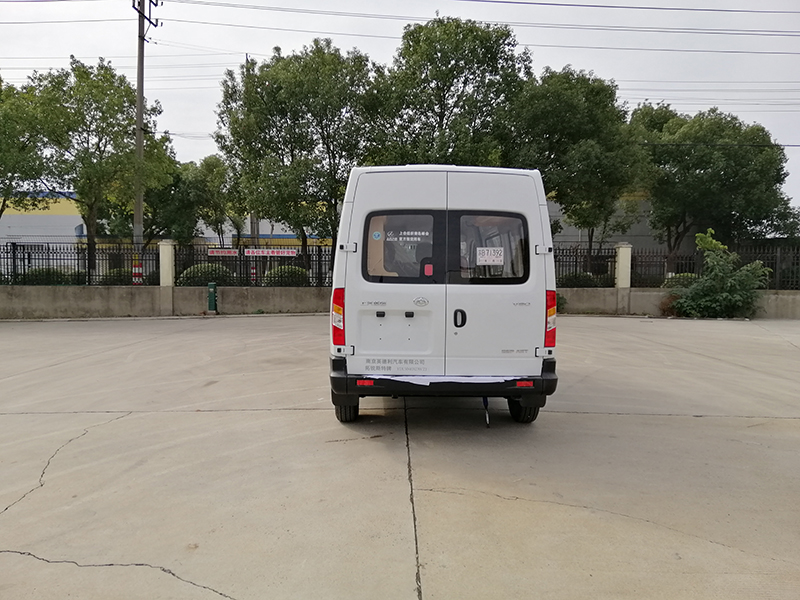 大通V80驗光、眼鏡車